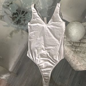 fitted V-Neck bodysuit sleeveless for women